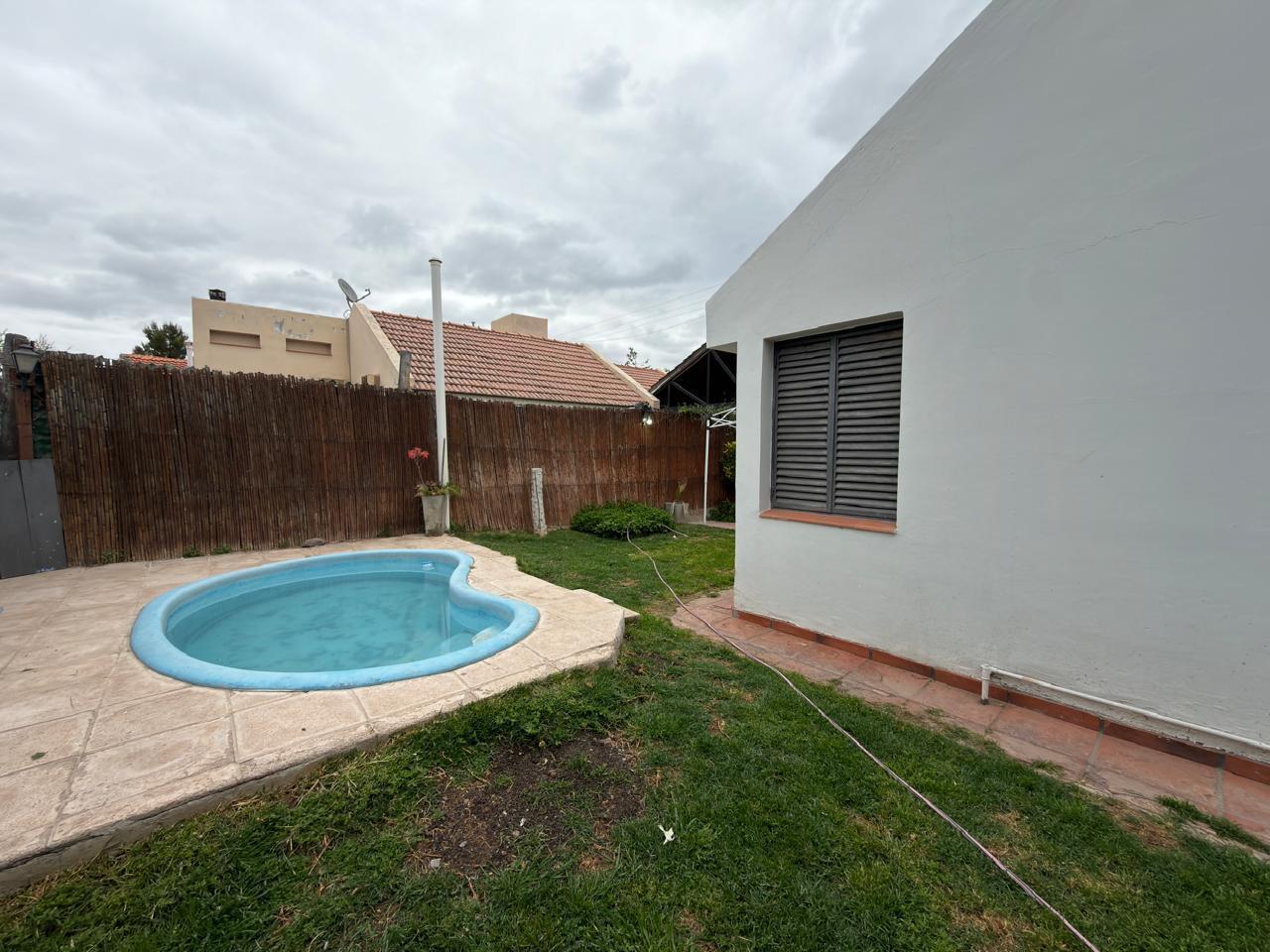 Foto de Espectacular Casa en Venta en Las Heras - 4 Dormitorios - Jardín, imagen 2