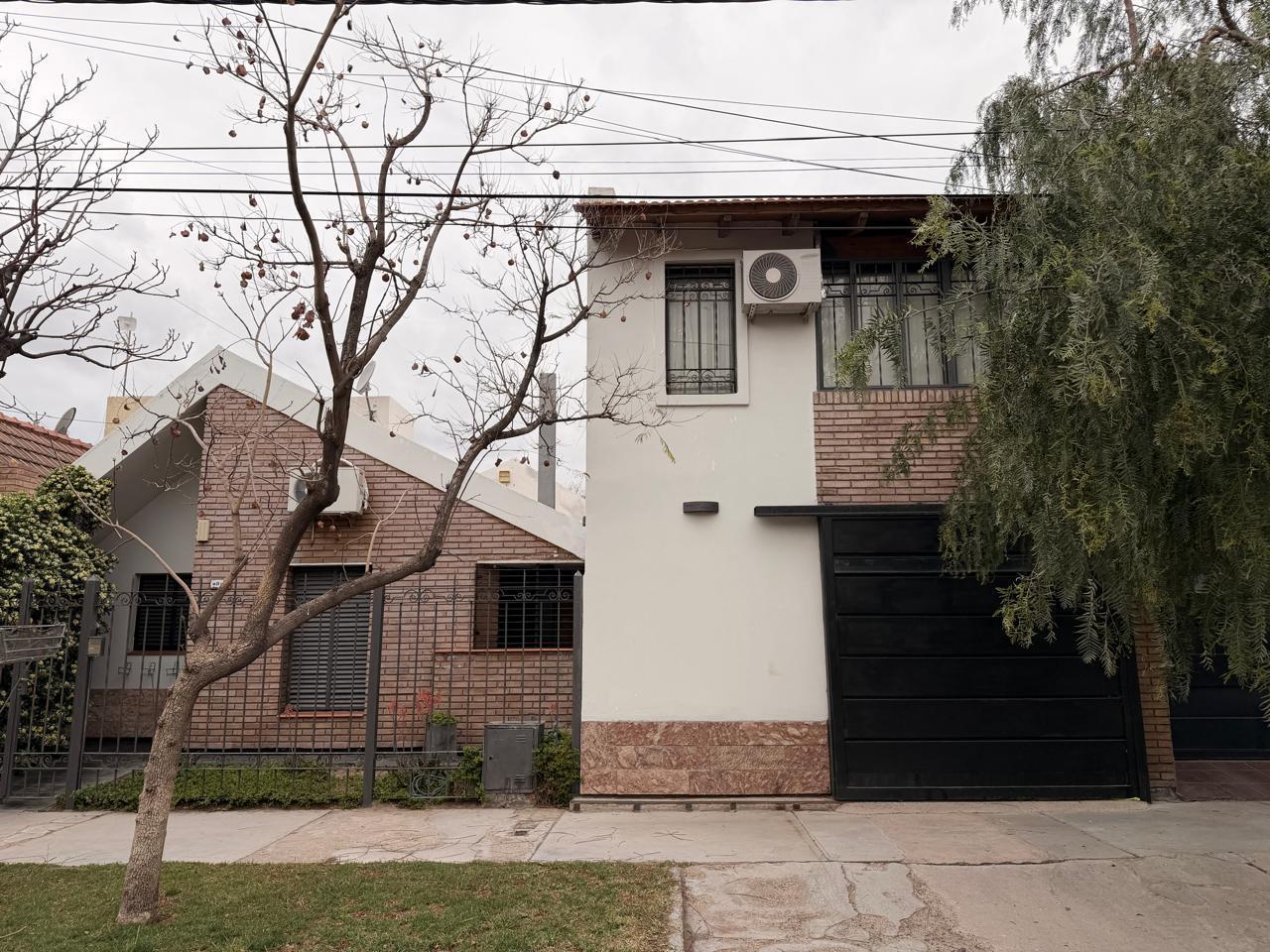 Foto de Espectacular Casa en Venta en Las Heras - 4 Dormitorios - Jardín, imagen 1