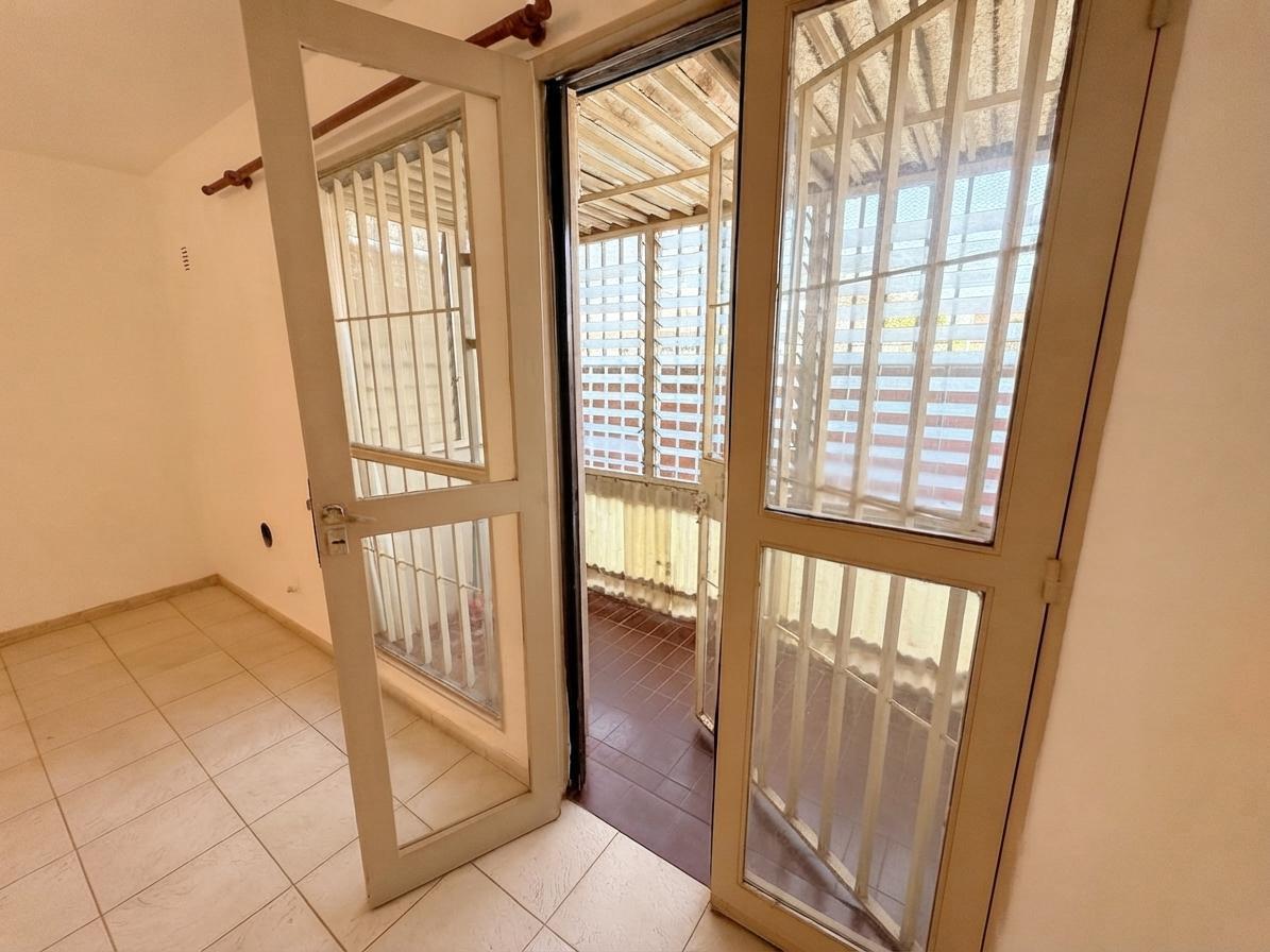 Foto de ALQUILER Departamento planta baja 4 dormitorios terraza cerca, imagen 3