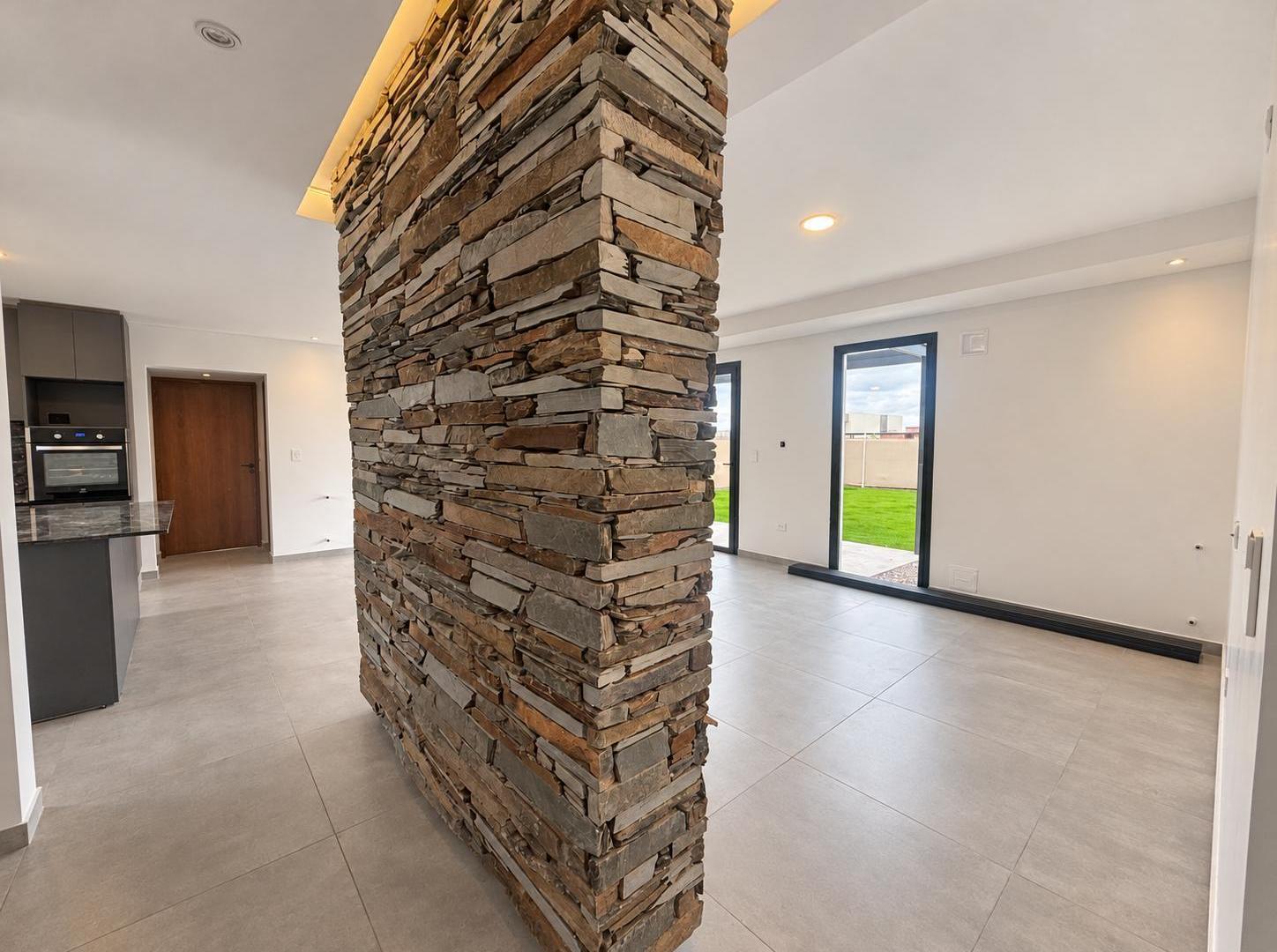 Foto de Casa en venta en Barrio Privado en Maipu, imagen 3