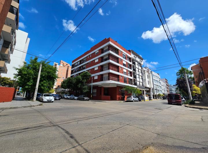 Dueño Alquila 24 Meses Z/guemes Depto Externo 2 Ambientes C/ Espacio Cochera Y Q 4