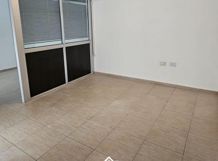 ALQUILER OFICINA COMERCIAL B° CENTRO 5