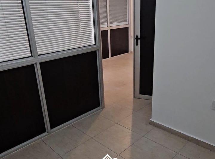 ALQUILER OFICINA COMERCIAL B° CENTRO 3