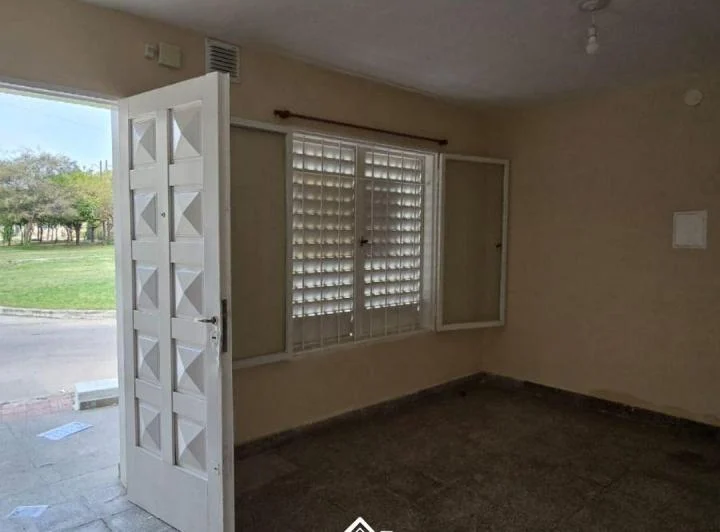 DPTO CON PATIO EN ALQUILER B° ALTO ALBERDI 3