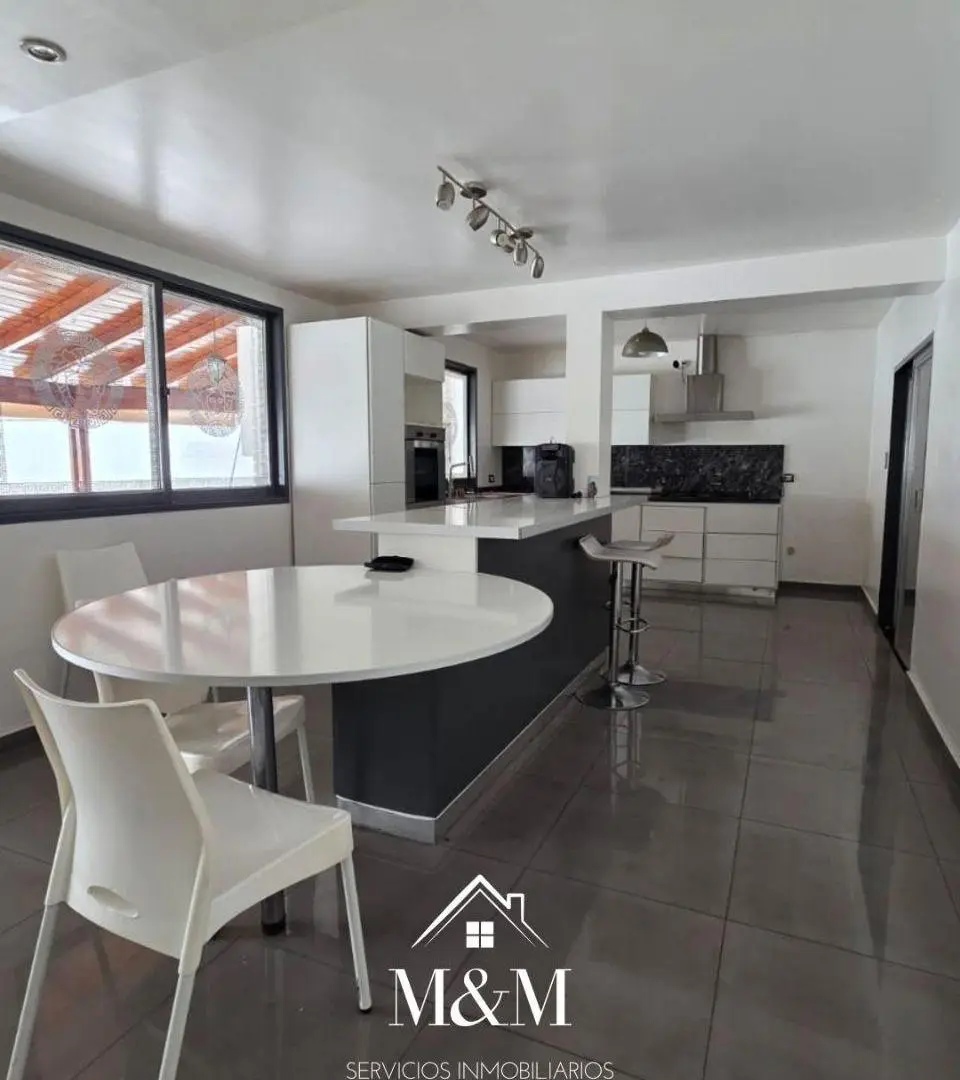 EXCELENTE CASA EN VENTA ZONA NORTE 5
