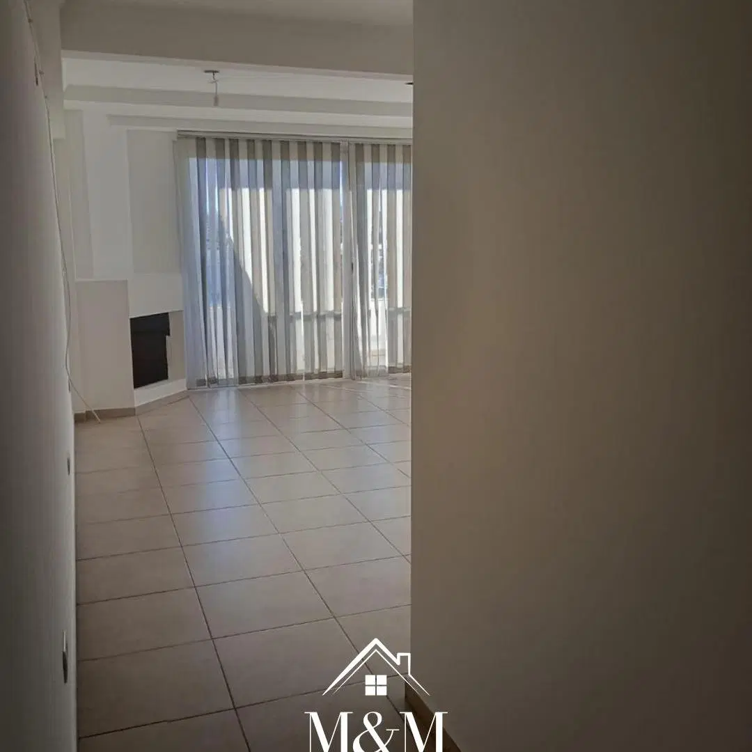 EXCELENTE SEMIPISO EN ALQUILER B° CENTRO 3DORM.C/BALCON 5