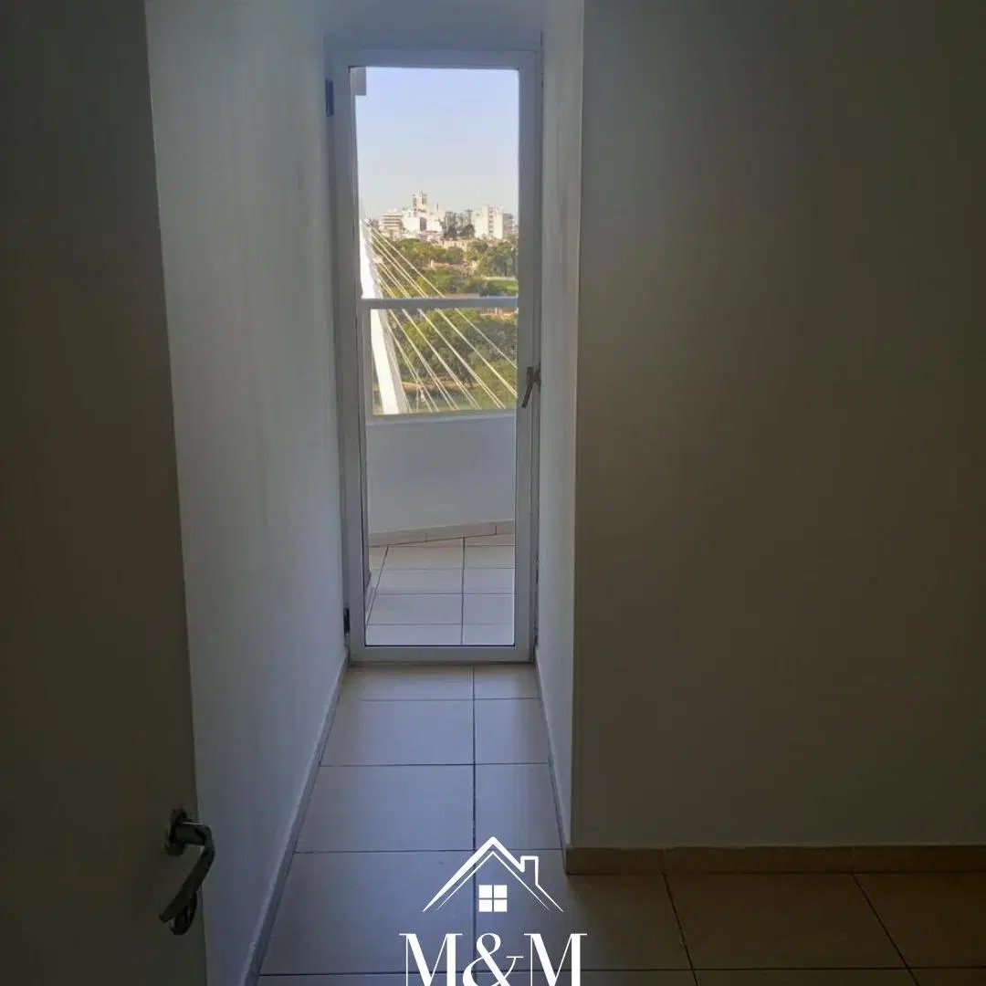 EXCELENTE SEMIPISO EN ALQUILER B° CENTRO 3DORM.C/BALCON 2