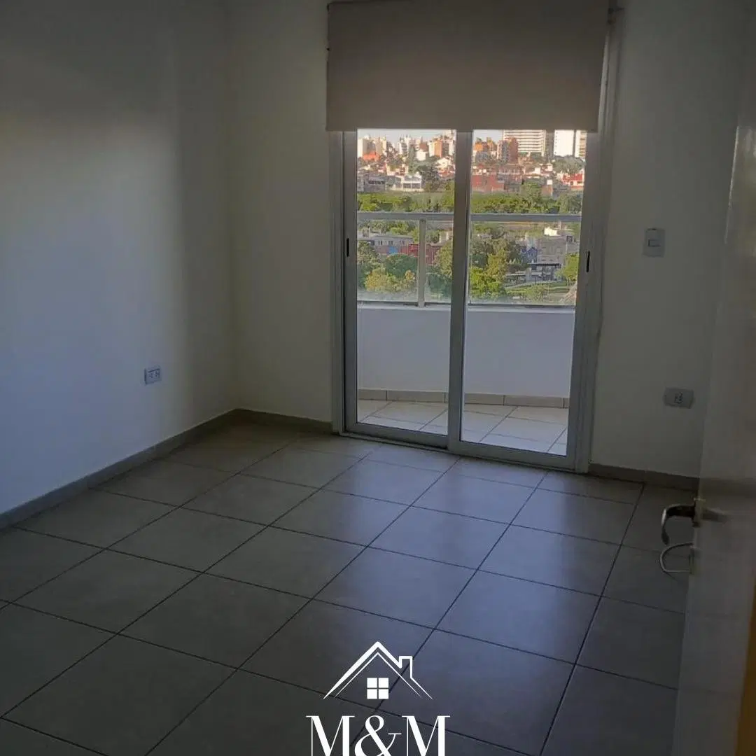 EXCELENTE SEMIPISO EN ALQUILER B° CENTRO 3DORM.C/BALCON 3