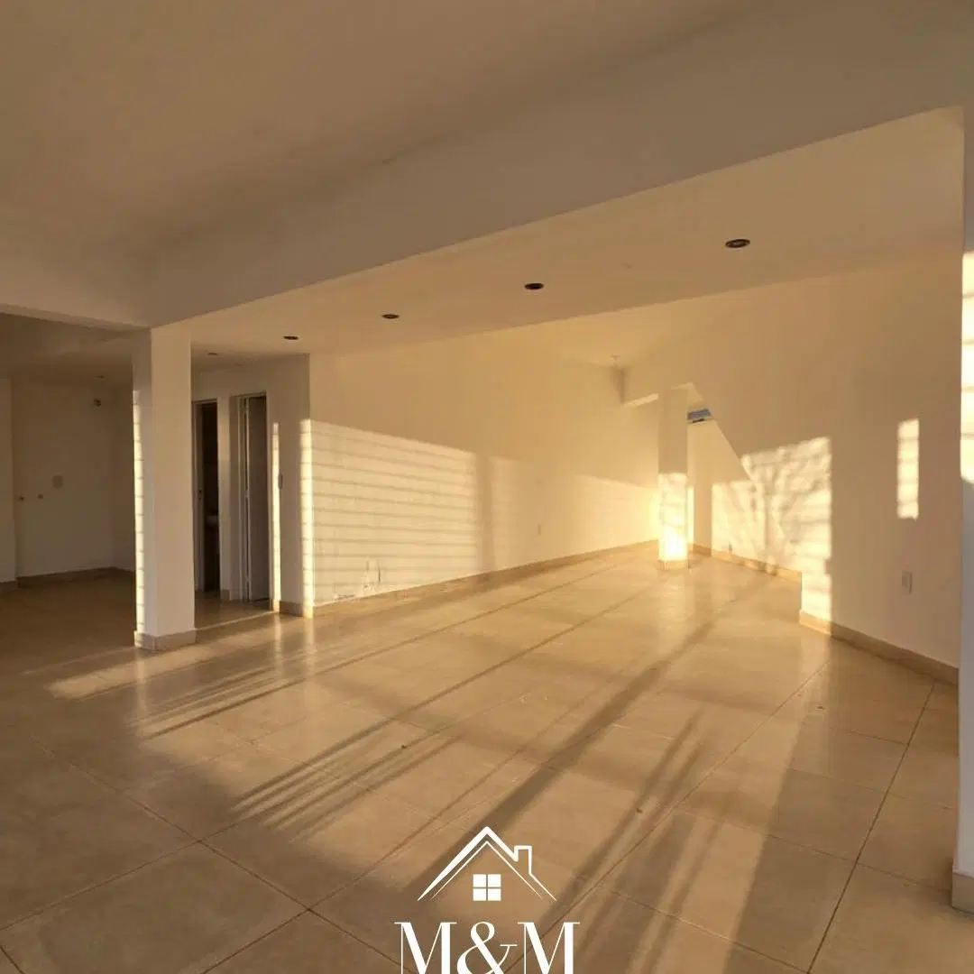 EXCELENTE LOCAL COMERCIAL B° PARQUE CAPITAL 1