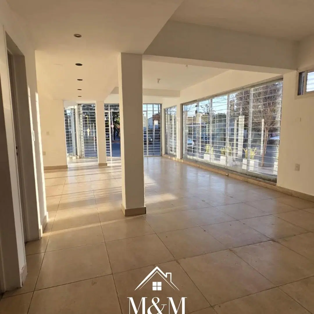 EXCELENTE LOCAL COMERCIAL B° PARQUE CAPITAL 4
