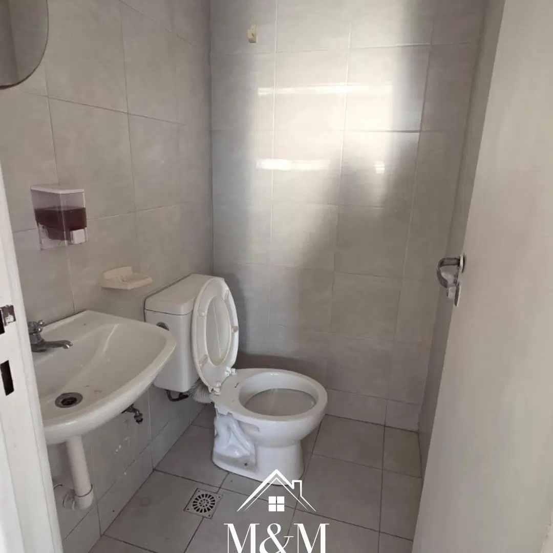 EXCELENTE LOCAL COMERCIAL B° PARQUE CAPITAL 3
