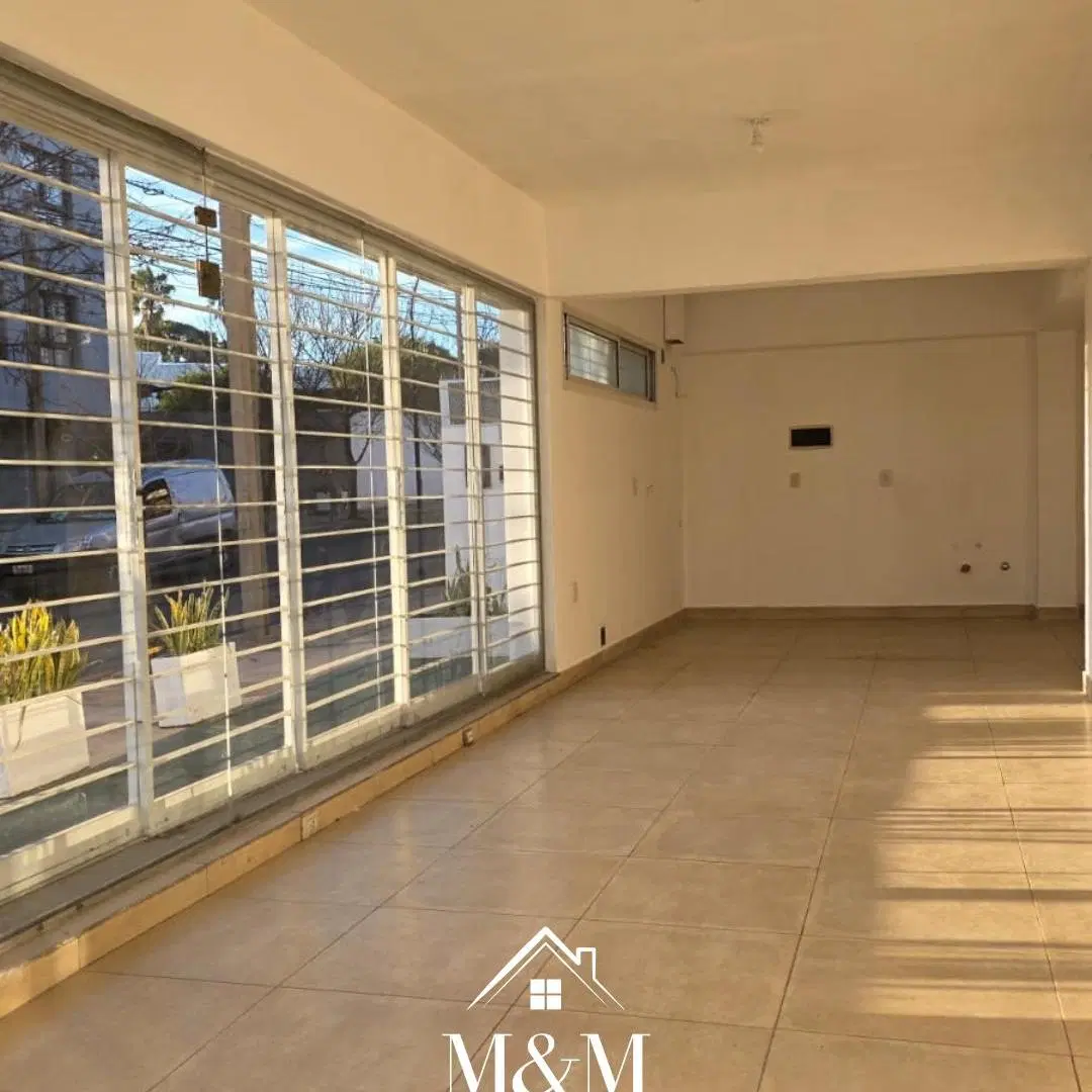 EXCELENTE LOCAL COMERCIAL B° PARQUE CAPITAL 5