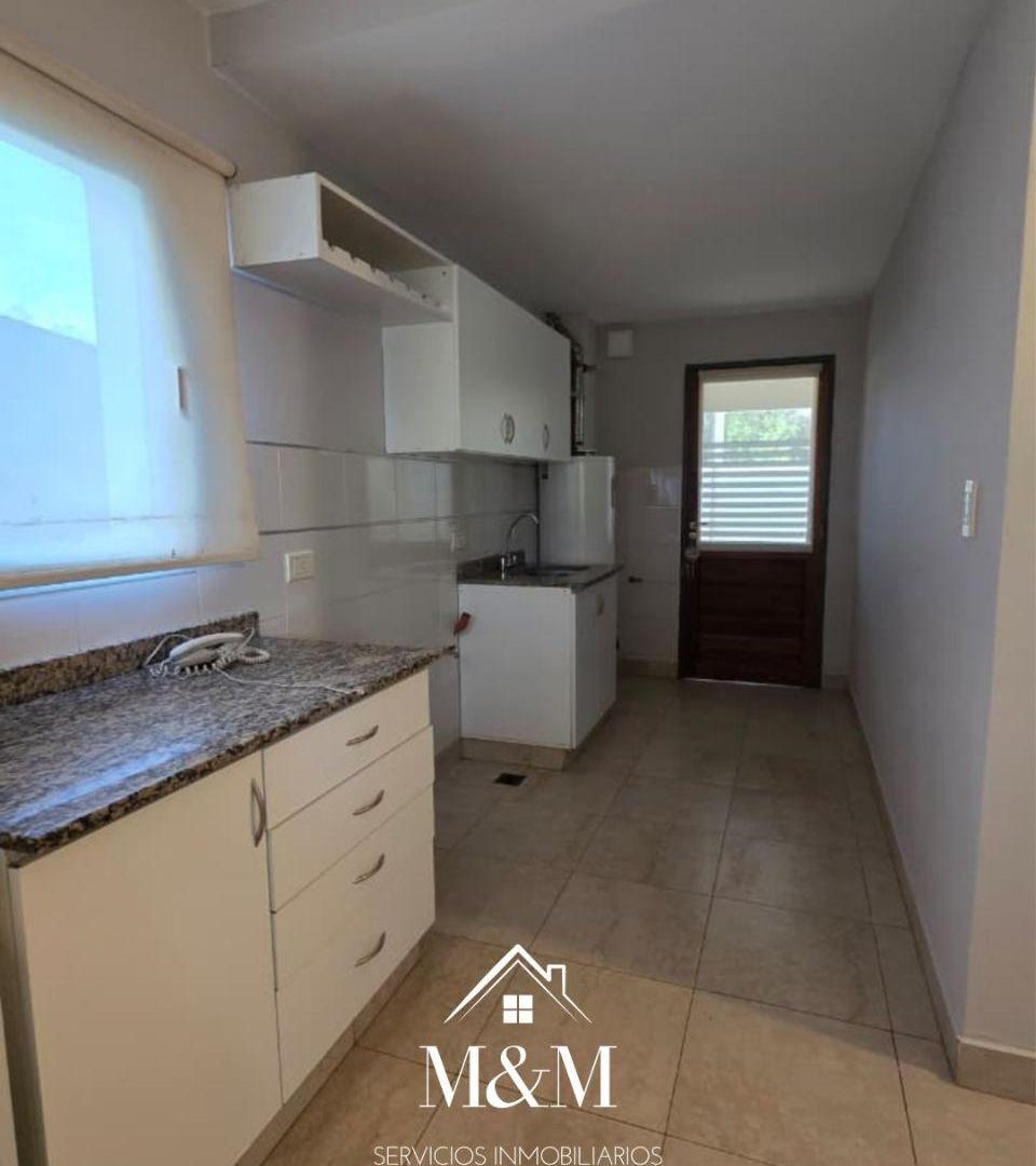 Foto de CASA EN ALQUILER EN BARRIO SAN ALFONS II, A MINUTOS DE PASEO RIVERA., imagen 4