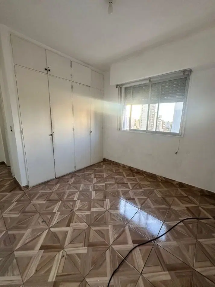 SE ALQUILA DEPARTAMENTO 2 AMBIENTES EN QUILMES CENTRO 5