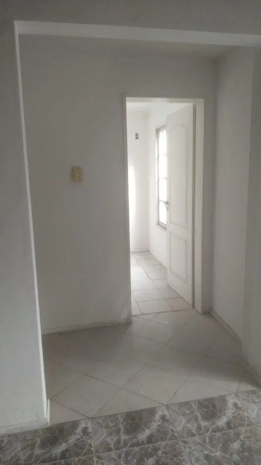 SE ALQUILA AMPLIO PH DE 3 AMBIENTES - FLORENCIO VARELA 1