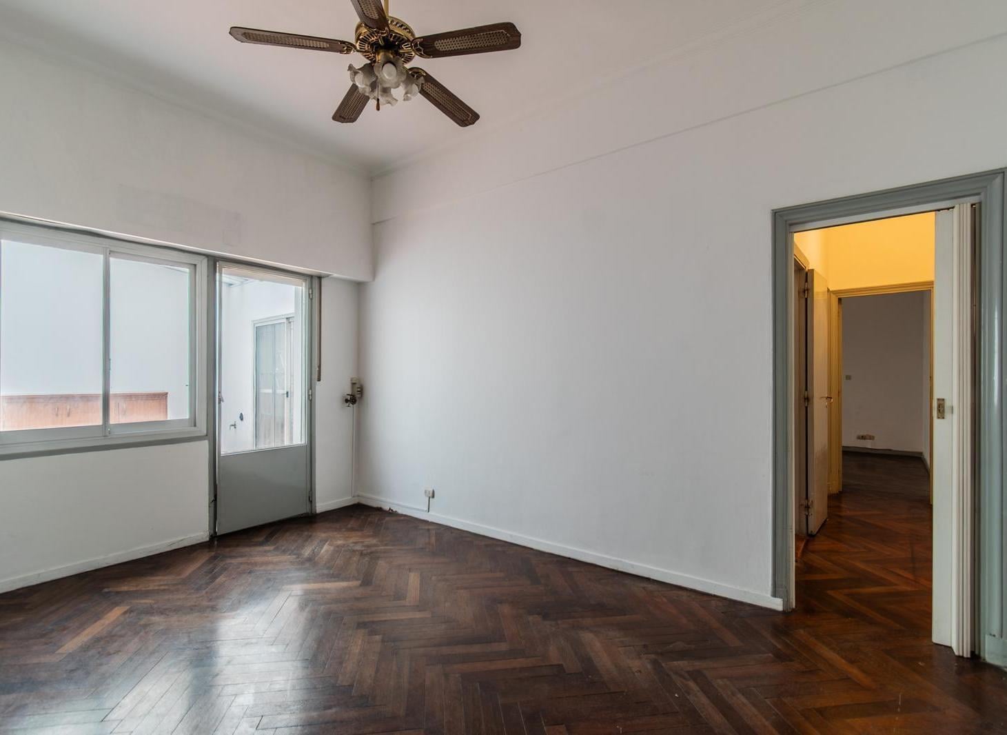 Venta departamento 2 ambientes con patio - Almagro apto crédito