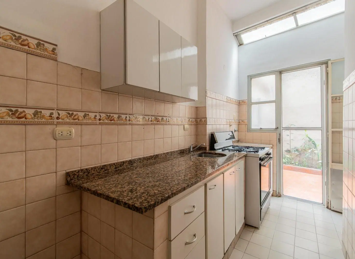 Venta departamento 2 ambientes con patio - Almagro apto crédito 1