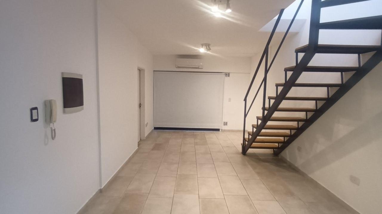 Foto de ¡Hermoso departamento de 2 ambientes en dúplex, listo para mudarse!, imagen 3