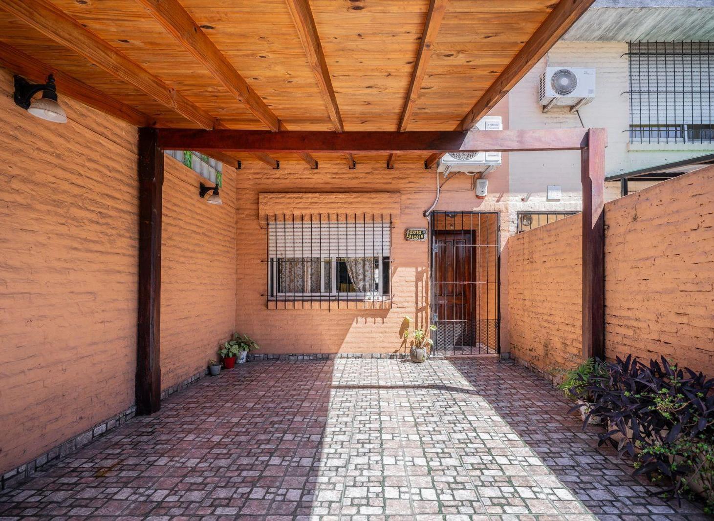 Foto de Duplex 3 ambientes con patio y parrilla - San Miguel, imagen 3