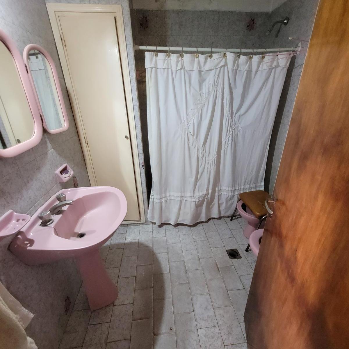 Casa Sobre Av Luro
