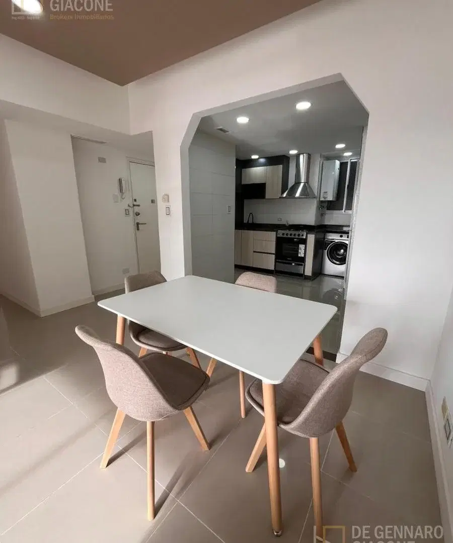 Departamento - TRES AMBIENTES A LA CALLE CON BALCÓN Y VISTA AL MAR 1