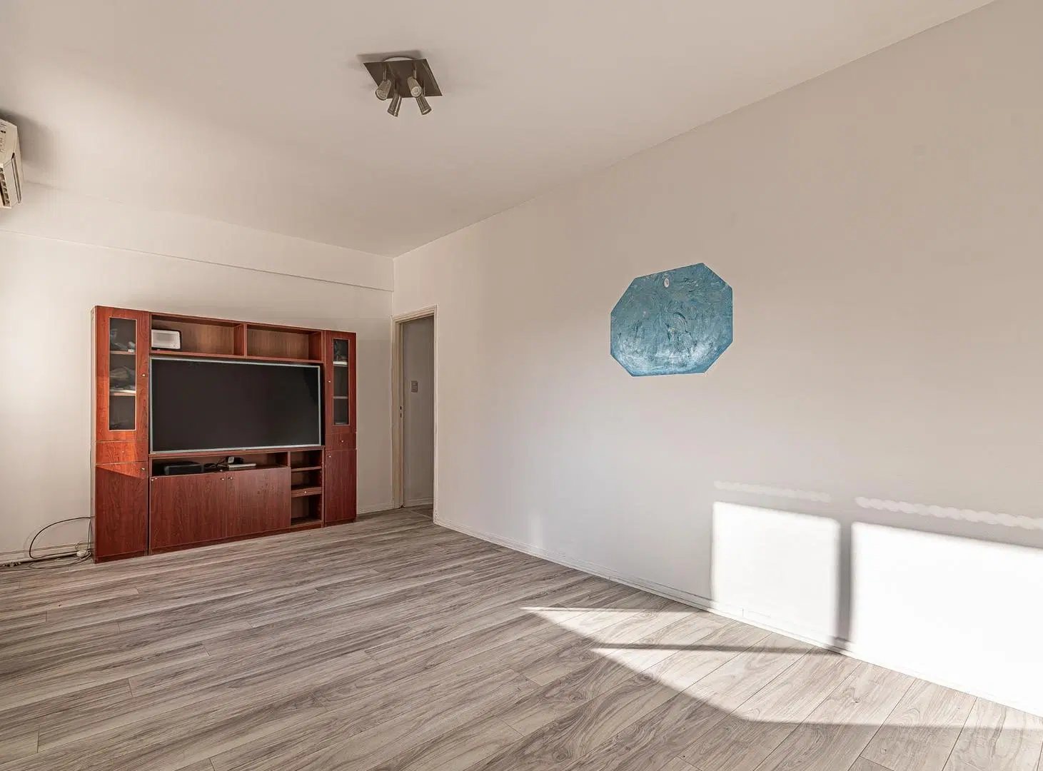 Venta. Departamento. 3 Ambientes. Chacabuco 651. Monserrat. 5