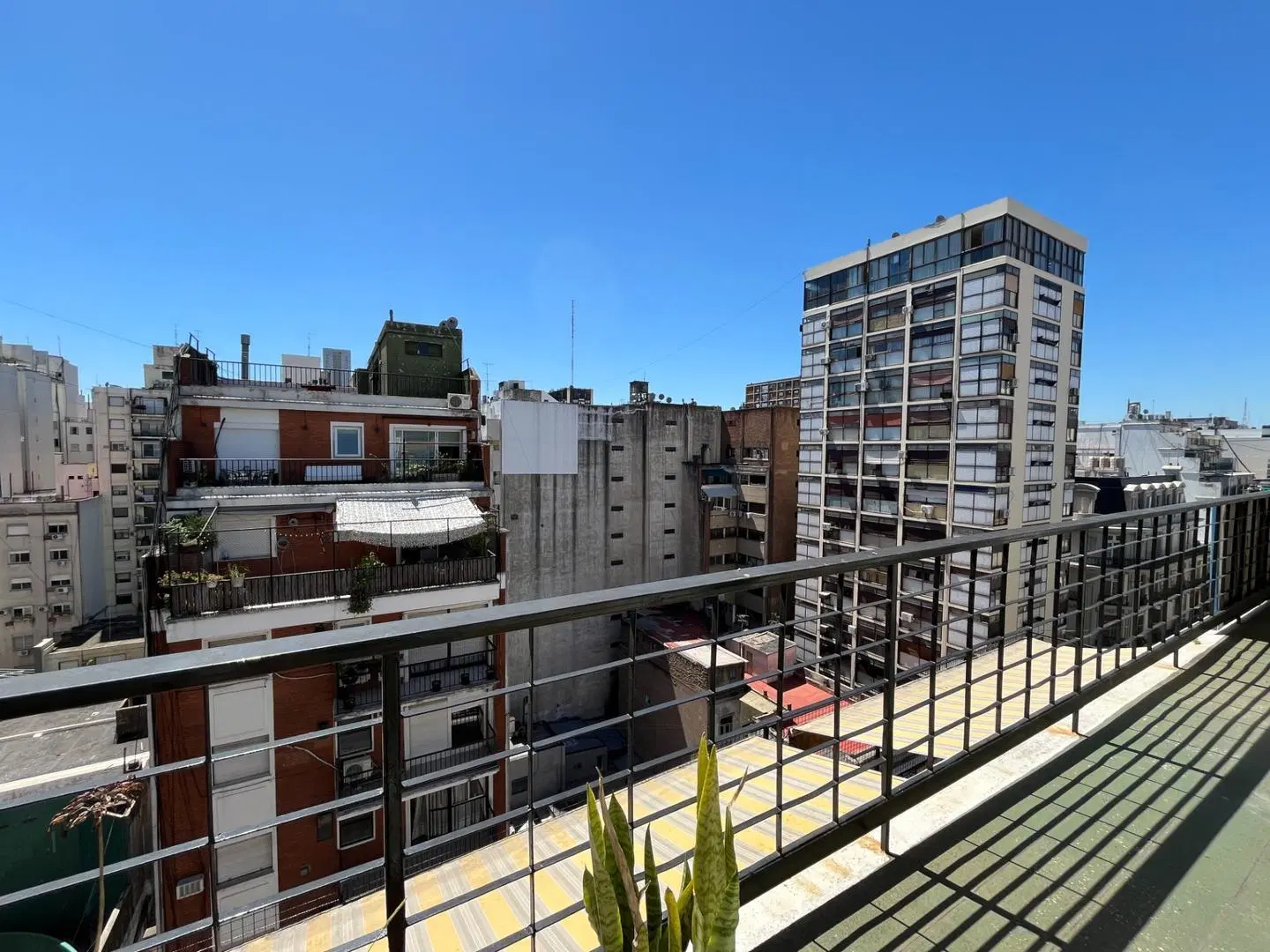 Venta. 5 Ambientes. Balcón terraza. Talcahuano y 900. 2