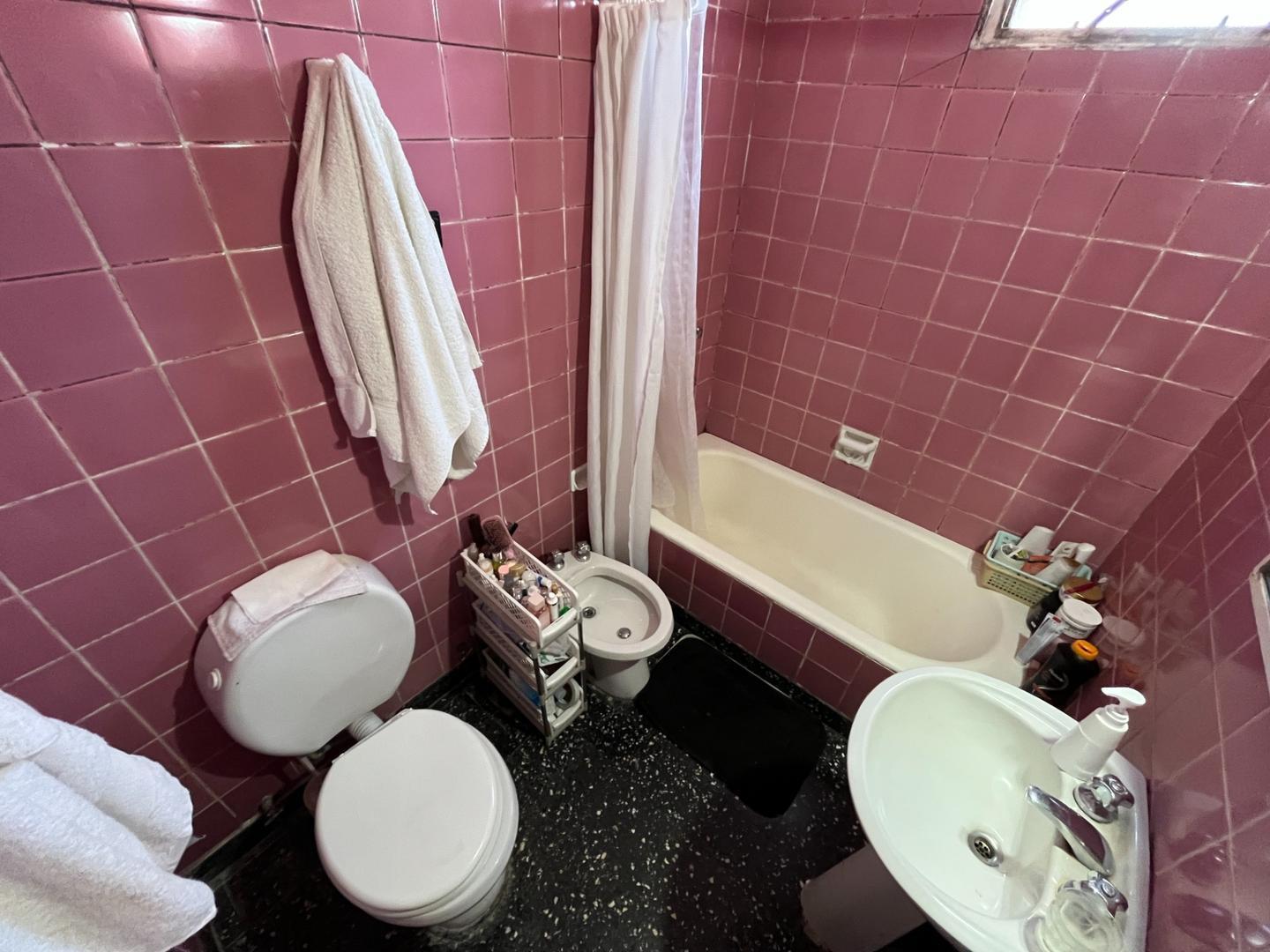 Venta. 5 Ambientes. Balcón terraza. Talcahuano y 900.