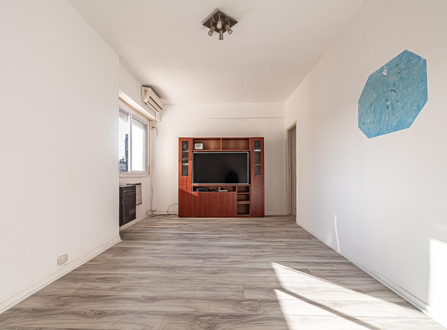 Foto de Venta. Departamento. 3 Ambientes. Chacabuco y Chile., imagen 2