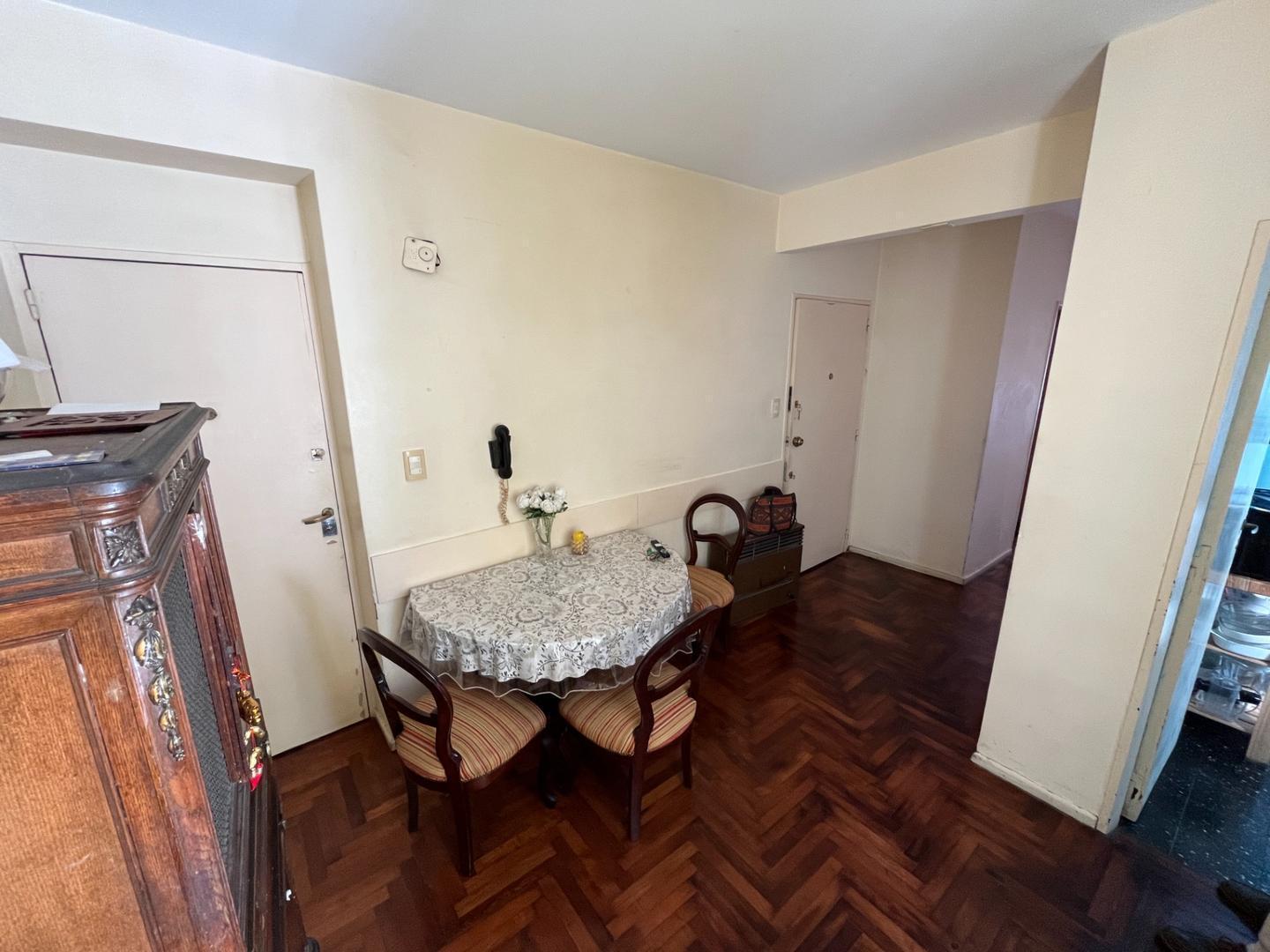 Foto de Venta. 5 Ambientes. Balcón terraza. Talcahuano 900., imagen 5