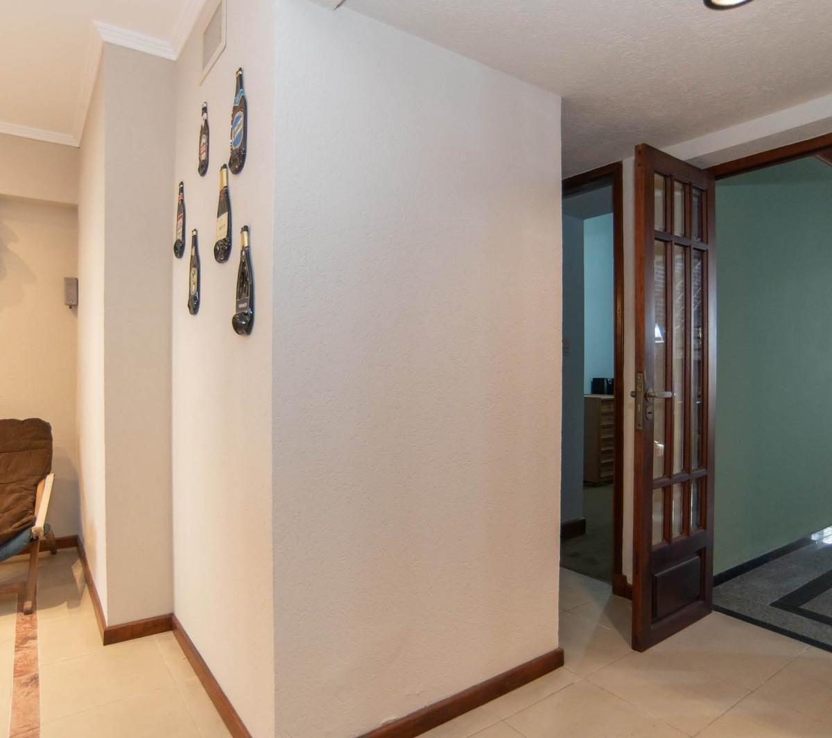Casa de 4 Dorm. en Venta en La Plata 4
