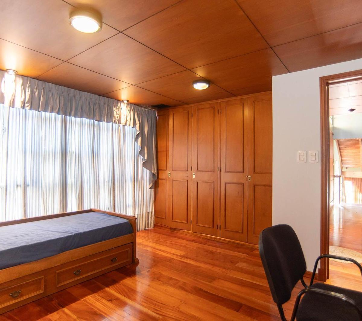 Casa de 4 dormitorios en venta en La Plata