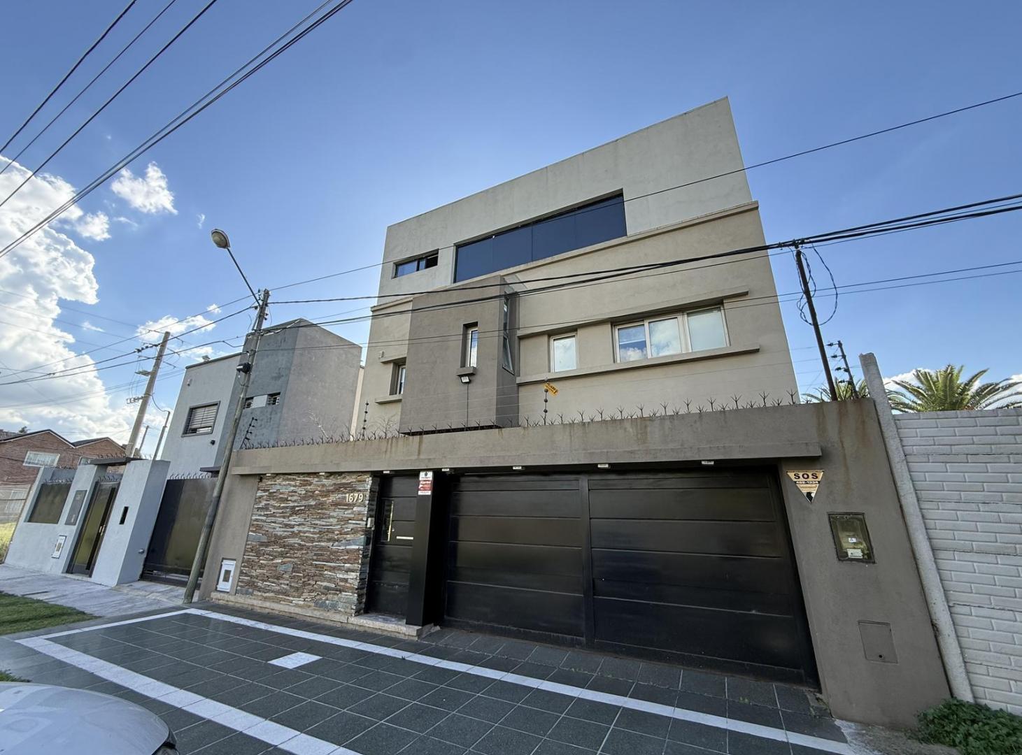 Casa de 3 dormitorios en venta en Gonnet