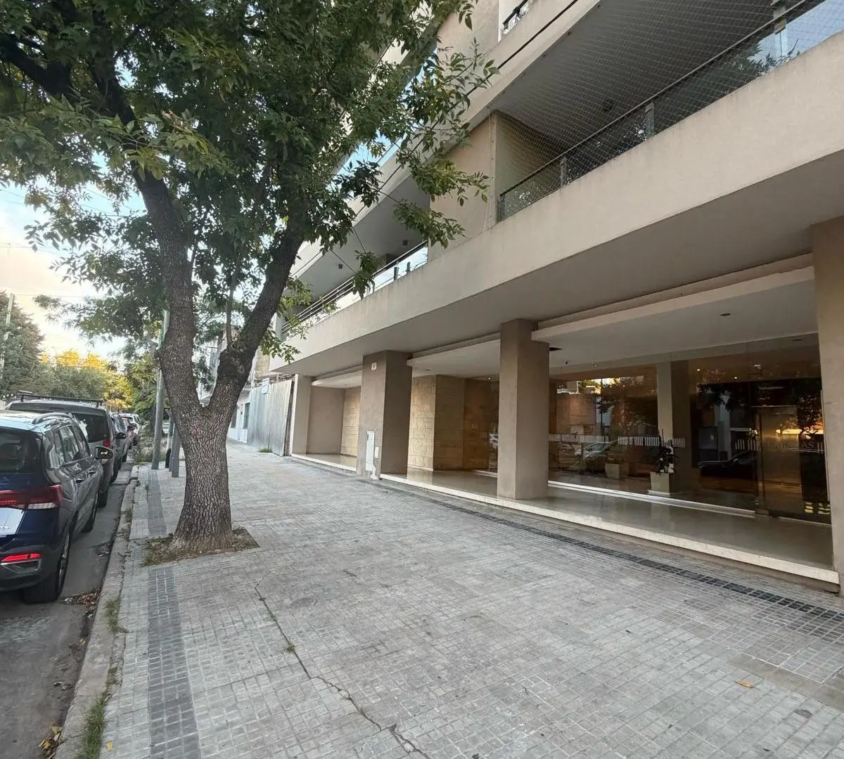 Departamento de categoría de 3 dormitorios en venta en Zona Norte 5