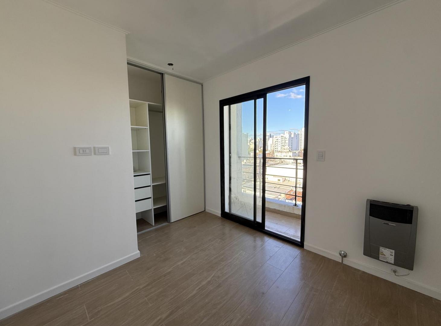 Foto de Departamento de un dormitorio en alquiler en La Plata, imagen 3
