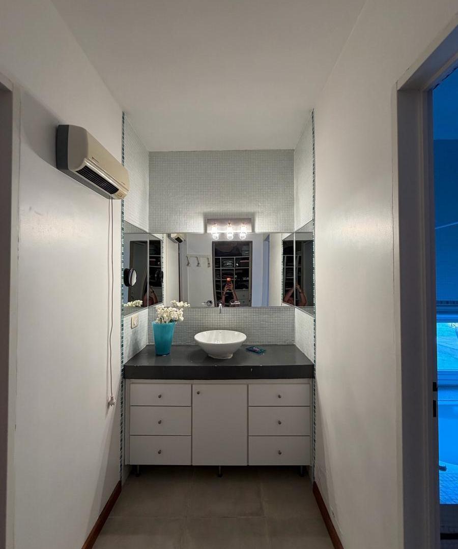 Foto de Casa de 3 dormitorios + escritorio en Gonnet entre caminos en venta., imagen 5