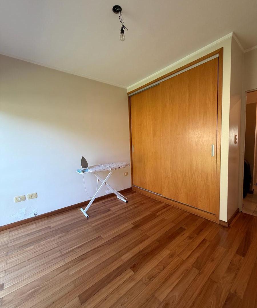 Foto de Casa de 3 dormitorios + escritorio en Gonnet entre caminos en venta., imagen 3