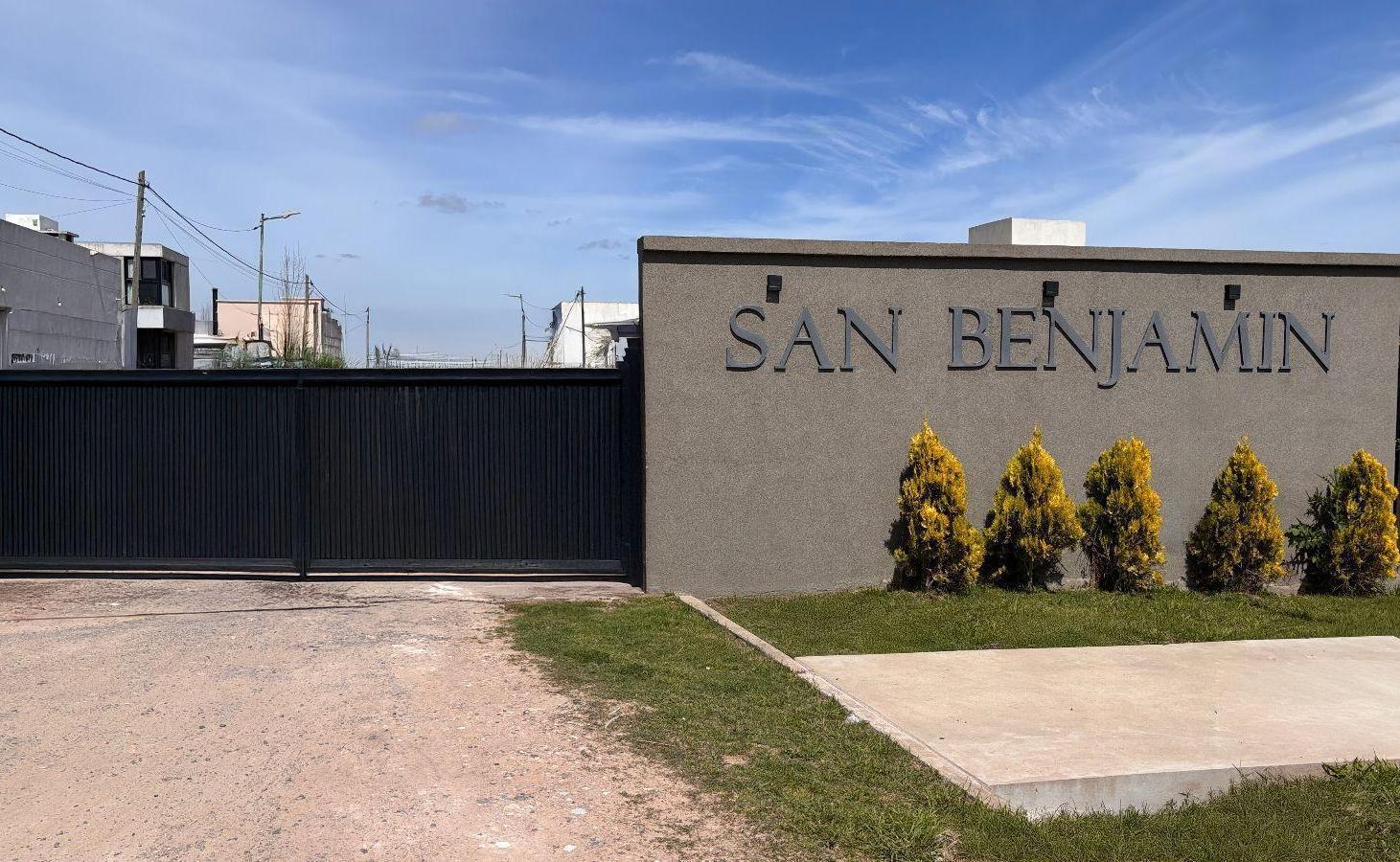Foto de Terreno en venta en Barrio Cerrado en City Bell, imagen 1