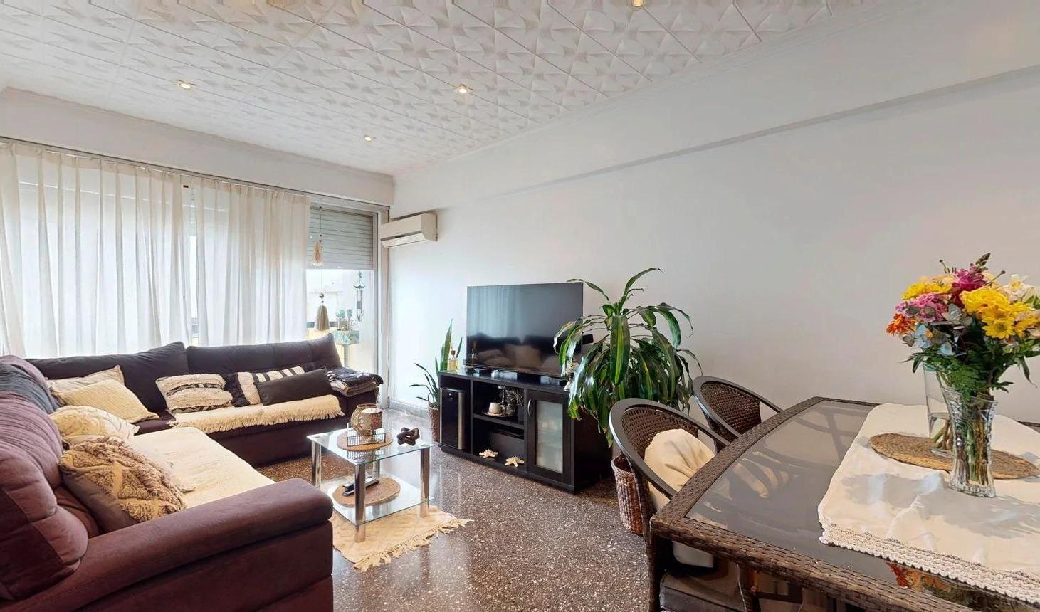 Foto de Departamento de 3 dormitorios con cochera en venta en La Plata, imagen 2
