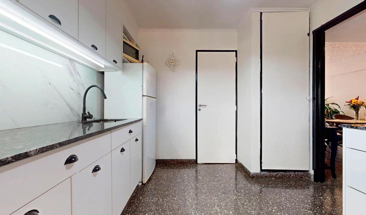 Foto de Departamento de 3 dormitorios con cochera en venta en La Plata, imagen 3