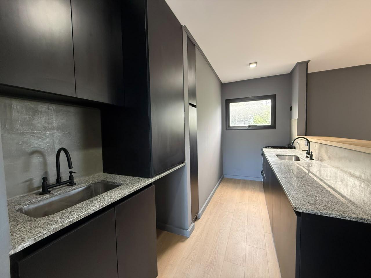 Foto de Departamento semipiso de un dormitorio en venta en La Plata, imagen 4