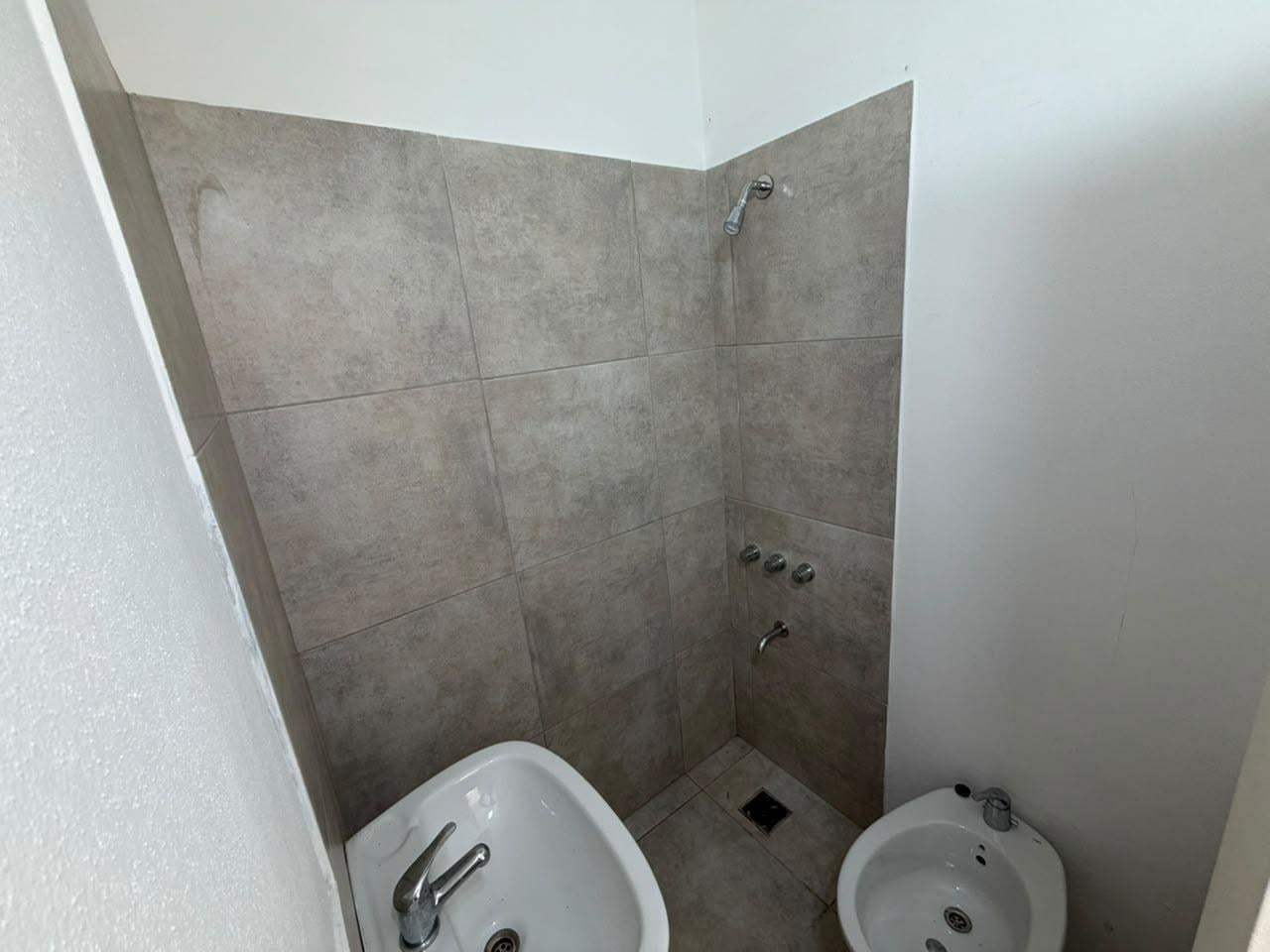 Foto de PH de un dormitorio en venta en Los Hornos, imagen 5
