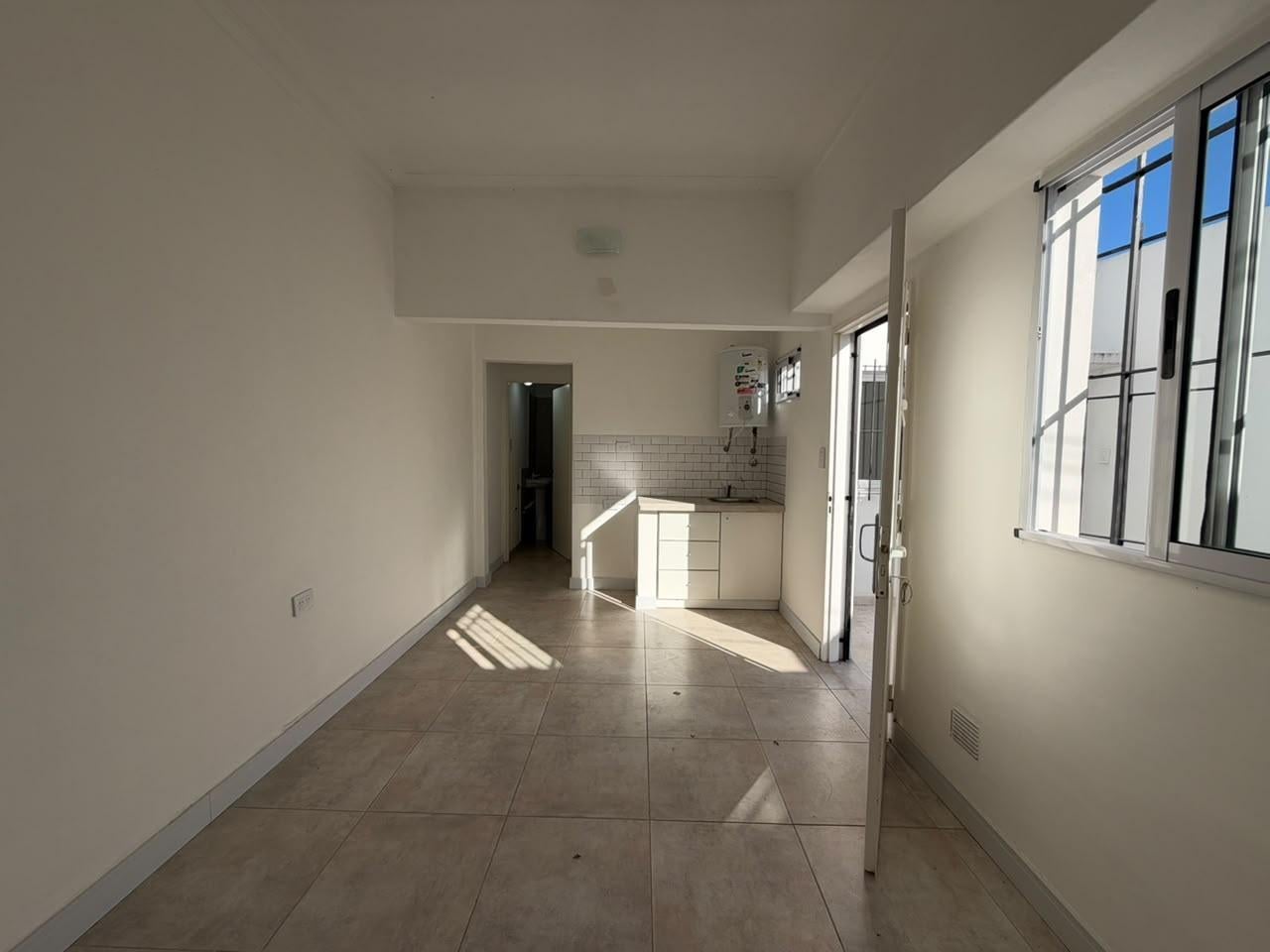 Foto de PH de un dormitorio en venta en Los Hornos, imagen 1