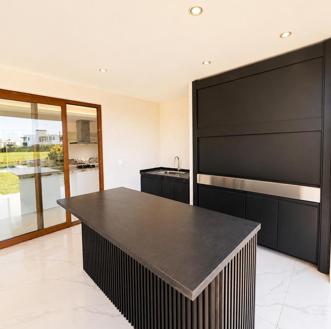 Foto de CASA EN VENTA FONDO A LA LAGUNA TERRALAGOS CANNING, imagen 5