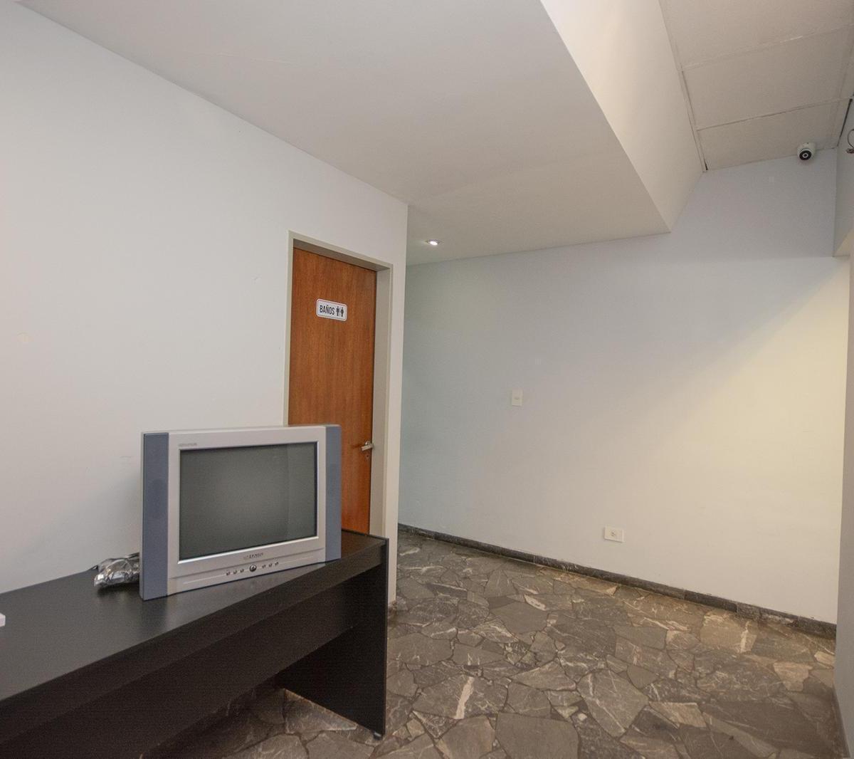 Venta Oficinas Modernas con Depósito y Cocheras 1