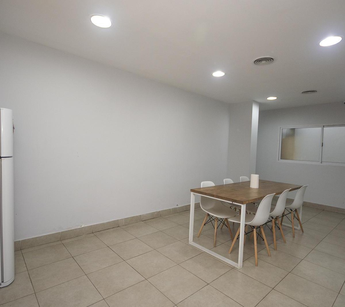 Venta Oficinas Modernas con Depósito y Cocheras 4