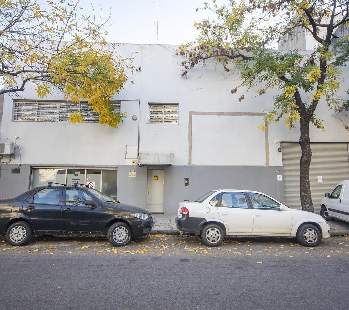 Venta Oficinas Modernas con Depósito y Cocheras 2