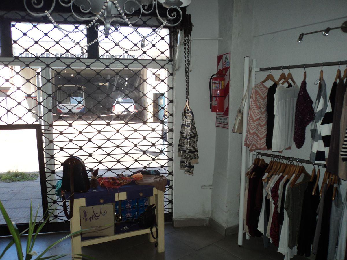 Foto de Alquilo en Ituzaingo, esquina de Los Portones un local multipropósito., imagen 4