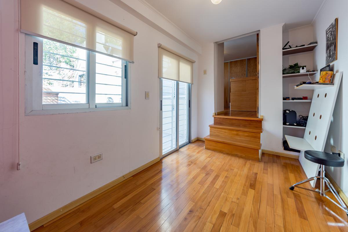 Venta/ Permuta. Rodriguez Al 1500. Casa 2/3 Dorm.. Patio. Cochera 5