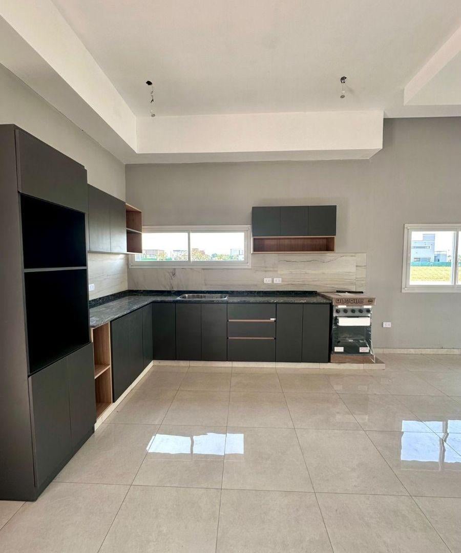Foto de CASA EN VENTA A ESTRENAR– COUNTRY VIENTO SUR | TUCUMÁN, imagen 1